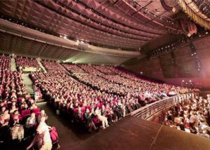 서양 관객 “션윈 공연, 정신적 각성 촉진”
